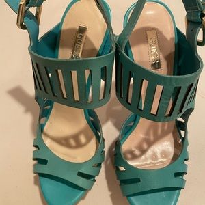 Size 7, guess brand, green shoes